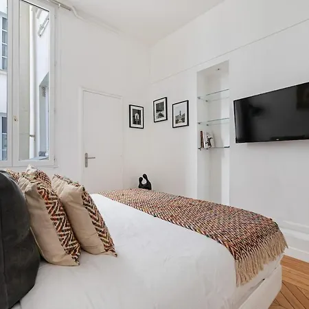 Apartment Pick A Flat's Apartments- Rue Richelieu Paris